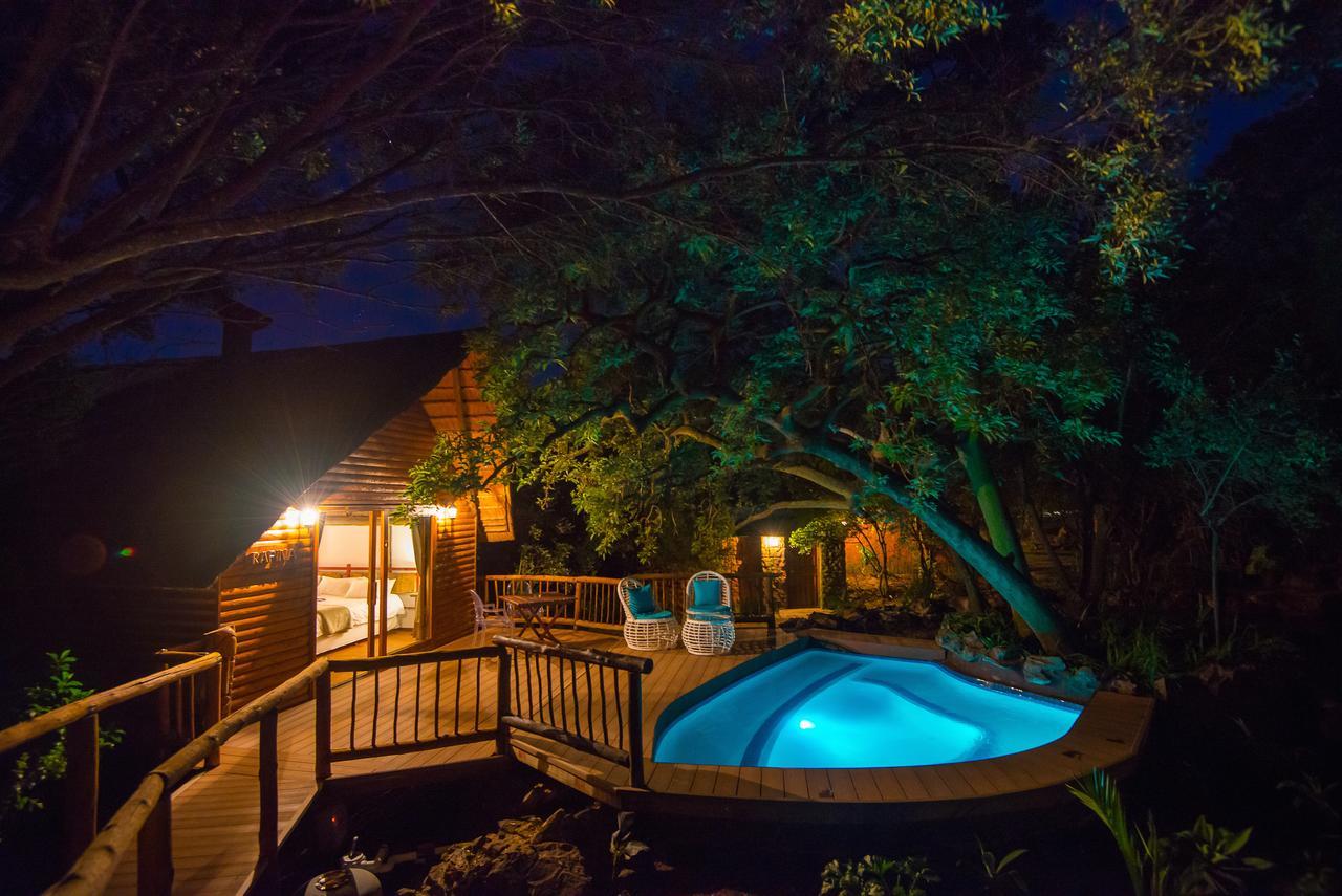 Amadwala Lodge Roodepoort Bagian luar foto