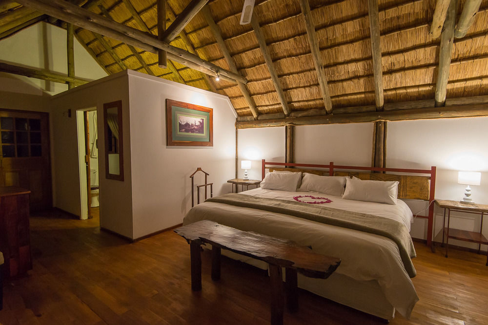 Amadwala Lodge Roodepoort Bagian luar foto