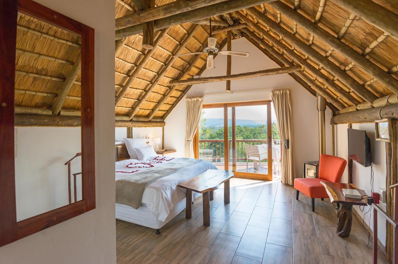 Amadwala Lodge Roodepoort Bagian luar foto