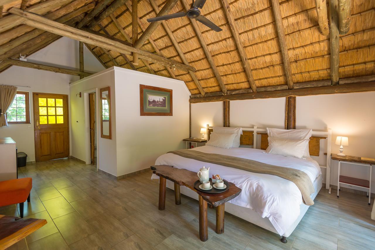 Amadwala Lodge Roodepoort Bagian luar foto