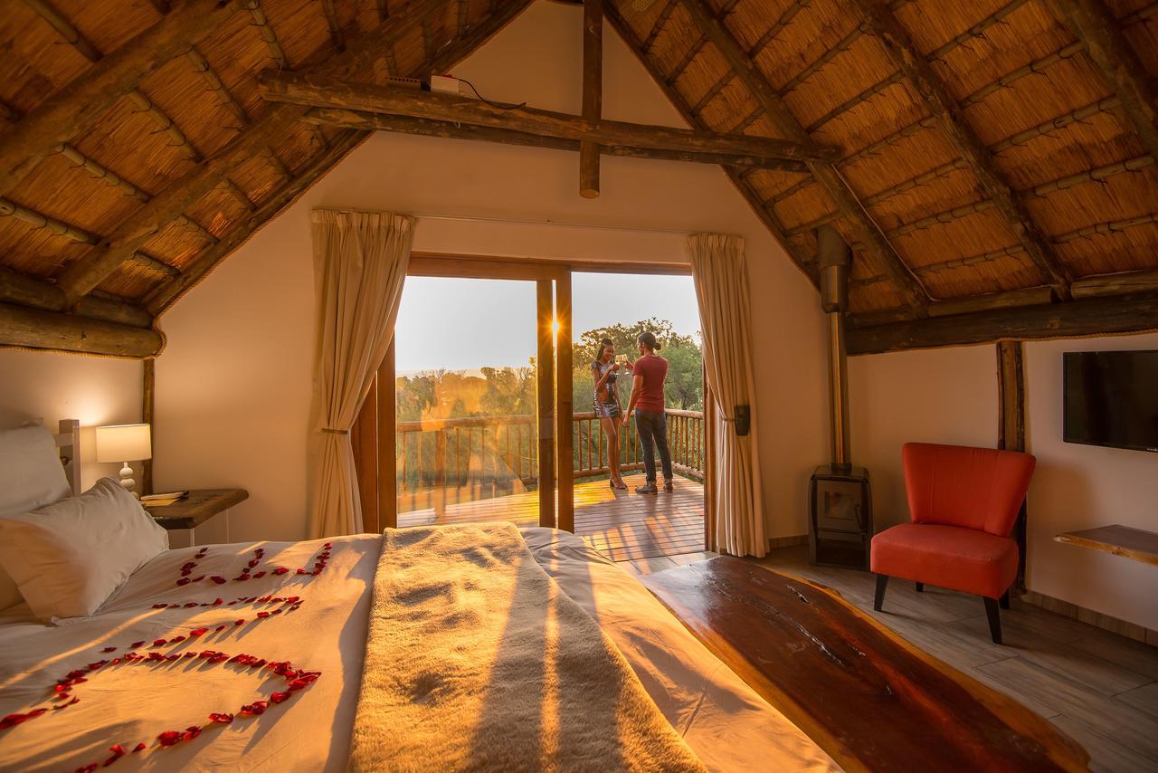 Amadwala Lodge Roodepoort Bagian luar foto