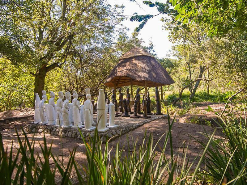Amadwala Lodge Roodepoort Bagian luar foto
